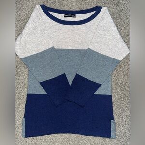 100% Cashmere Navy and Gray Colorblock Women's Sweater